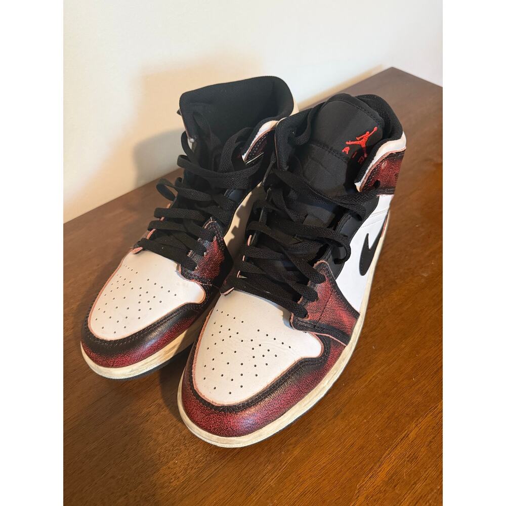 Nike Air Jordan 1 Mid SE "Wear-Away" sneakers